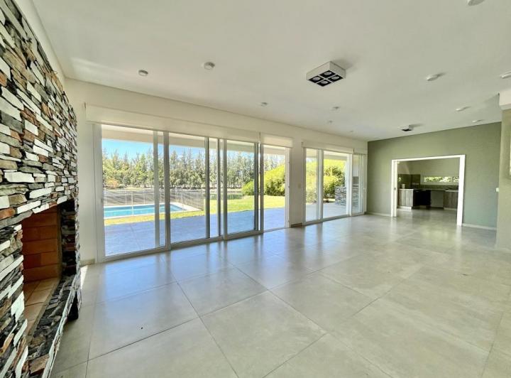 Casa al lago en alquiler en Los Lagos Nordelta 2
