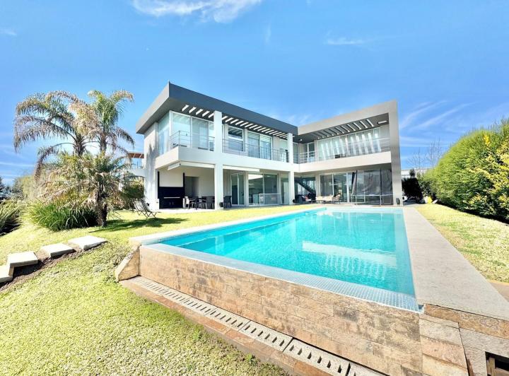 Casa en alquiler Temporario en Los Lagos Nordelta 3