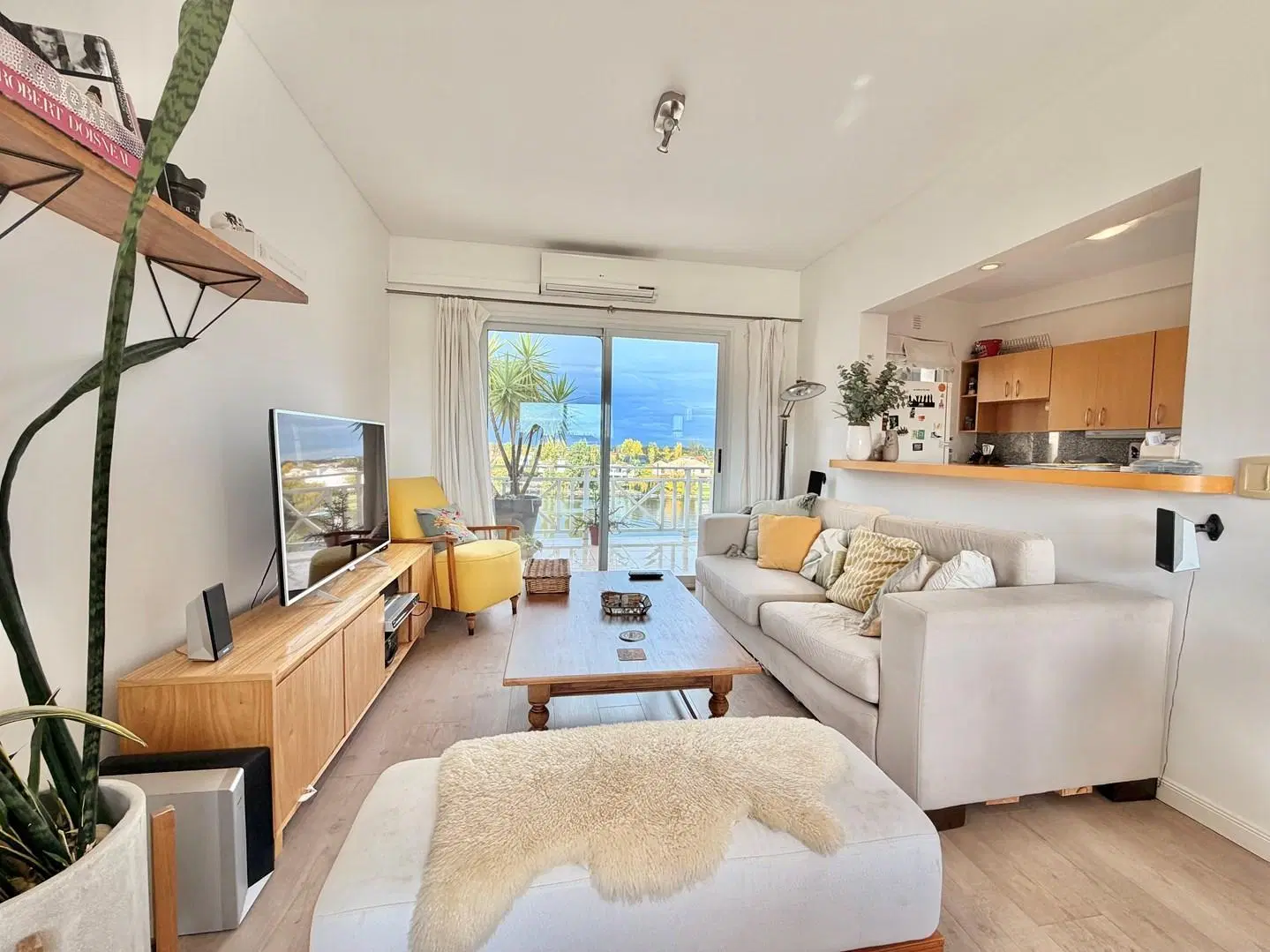 Departamento AMOBLADO con vista al lago en alquiler anual en Portezuelo, Nordelta! 2