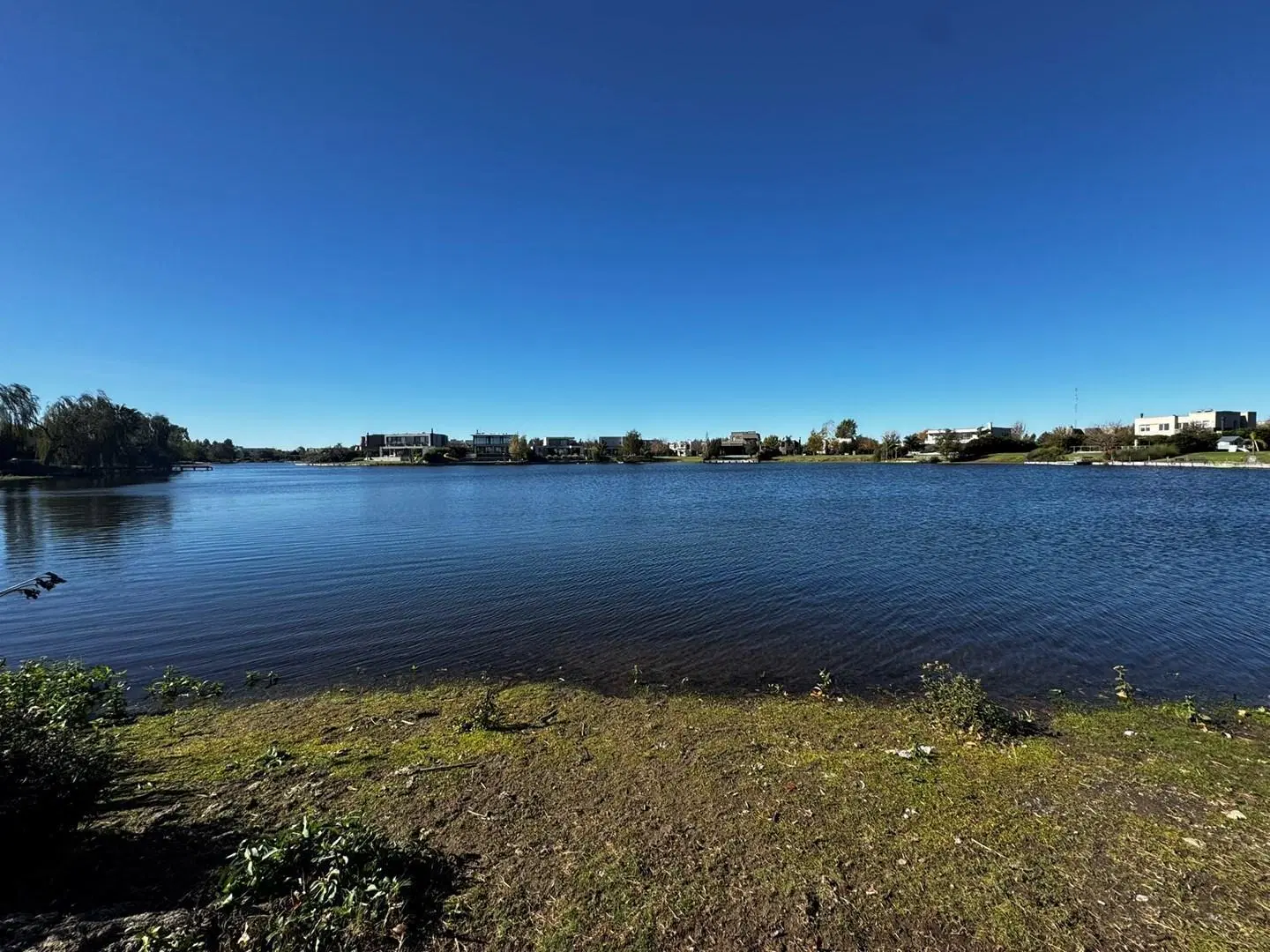 Lote en venta a la laguna en San Matias, Escobar 1