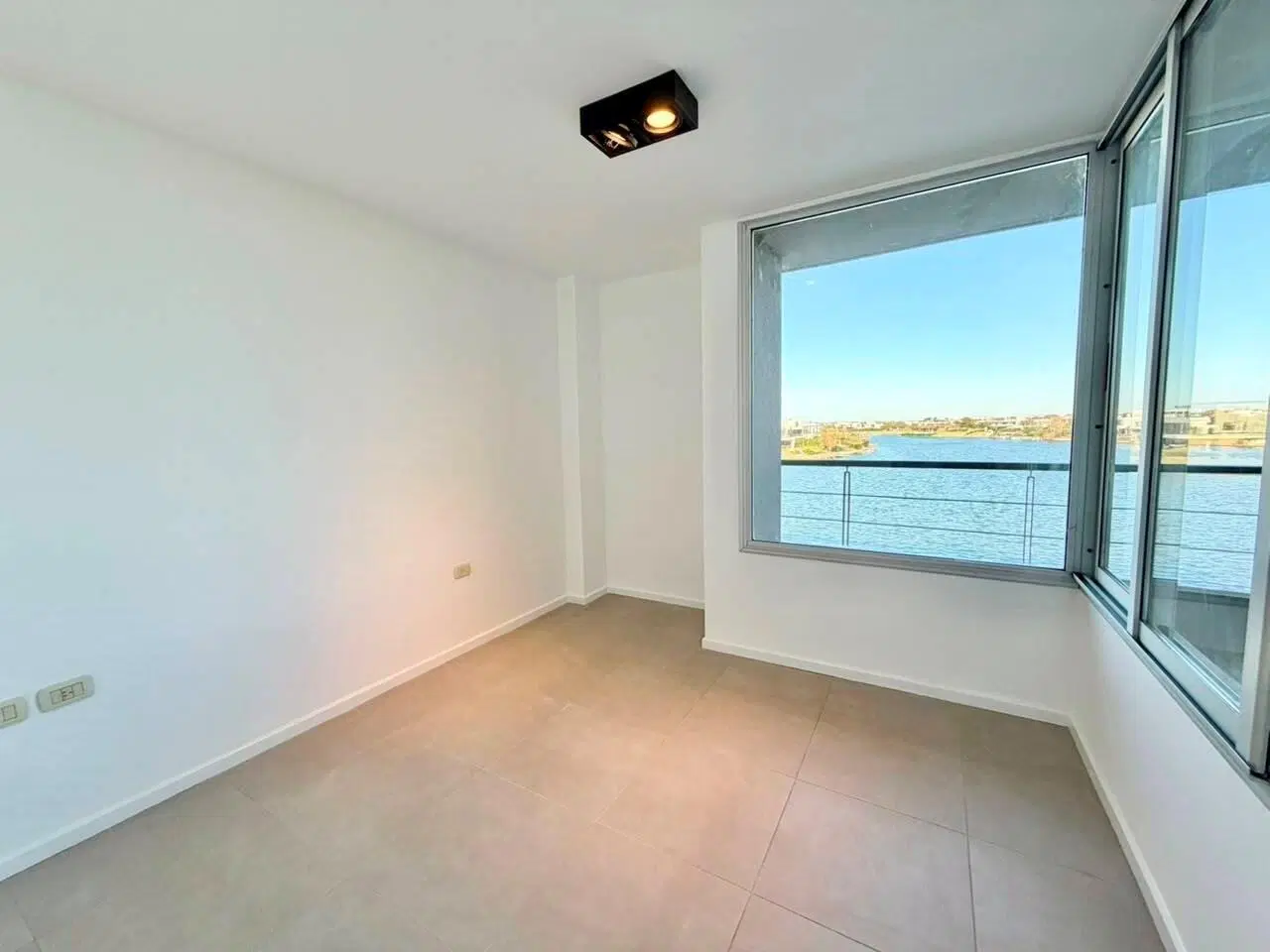 Departamento  en Alquiler en La Mansa, Islas del Golf 2