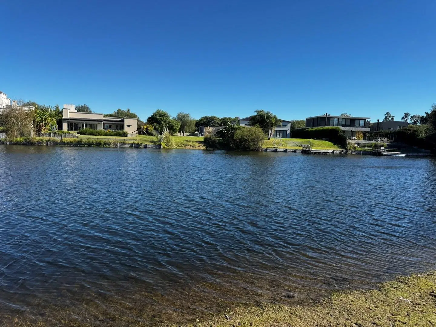 Lote a la laguna en venta San Matías 4