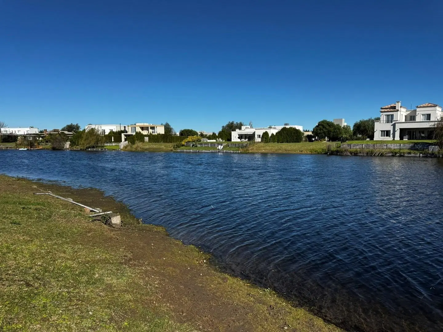 Lote a la laguna en venta San Matías 2
