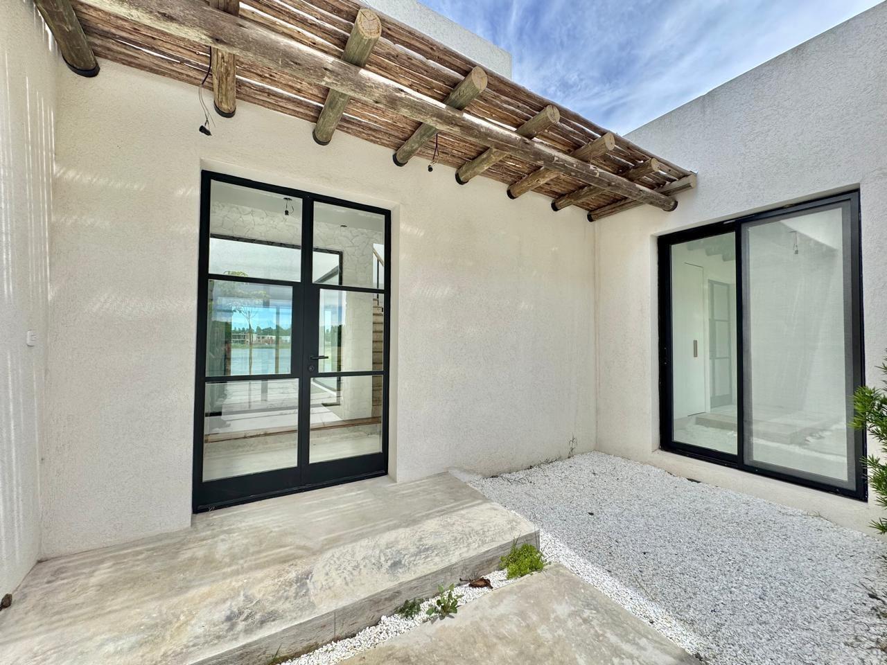 Casa a la laguna en venta en Santa Ana Villanueva
