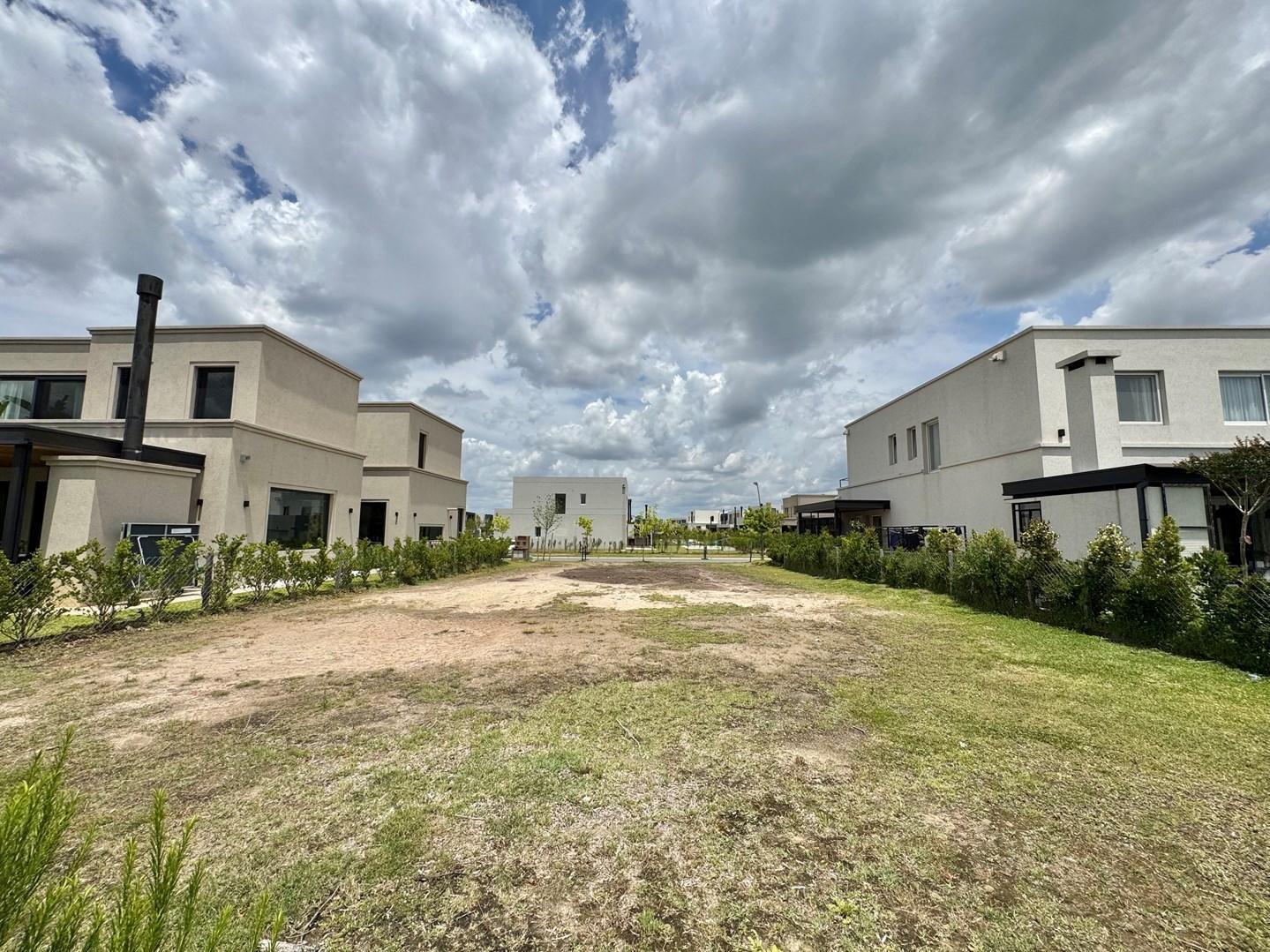 Foto de Lote en venta Carpinchos Nordelta, imagen 2