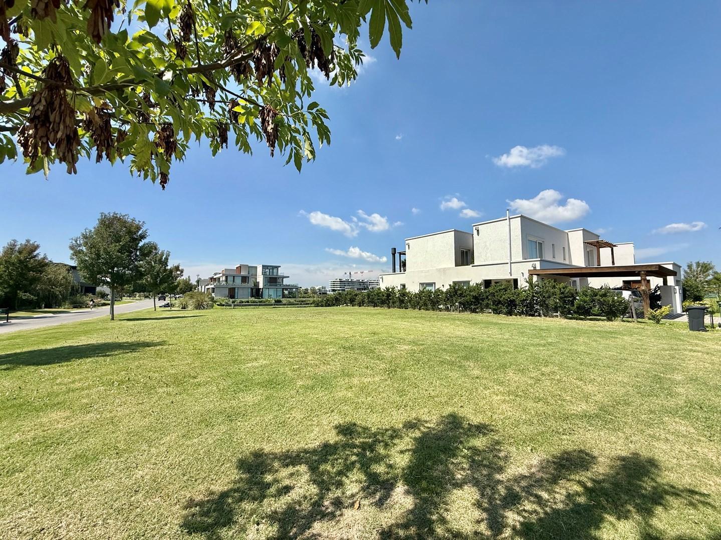 Foto de Lote al lago en venta en Virazon Nordelta, imagen 4