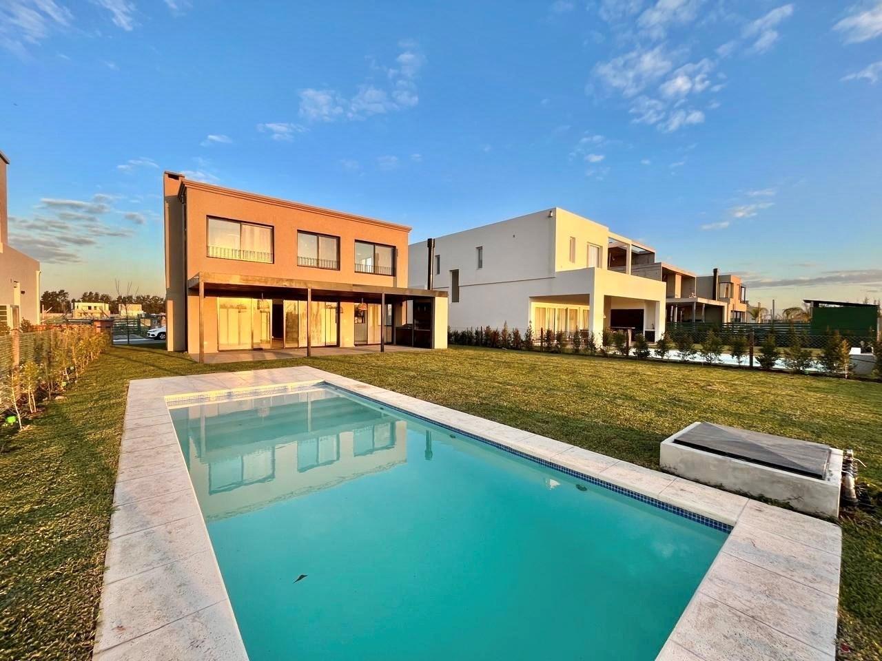 Foto de Casa en Venta en Carpinchos, Nordelta, imagen 2