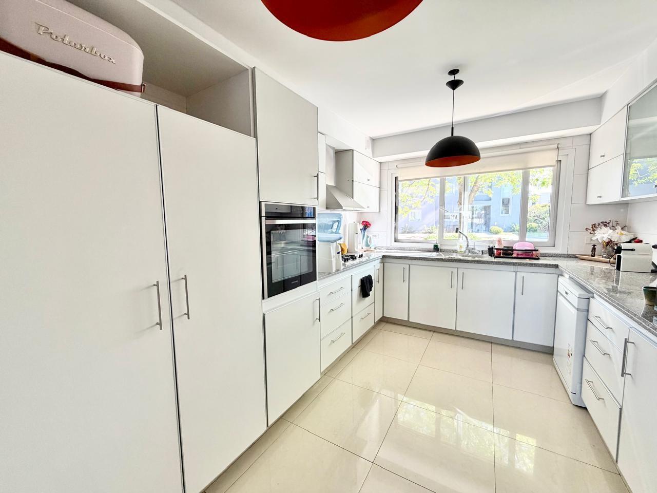 Foto de Casa en Alquiler al lago 4 dormitorios en La Comarca, Tigre, imagen 2