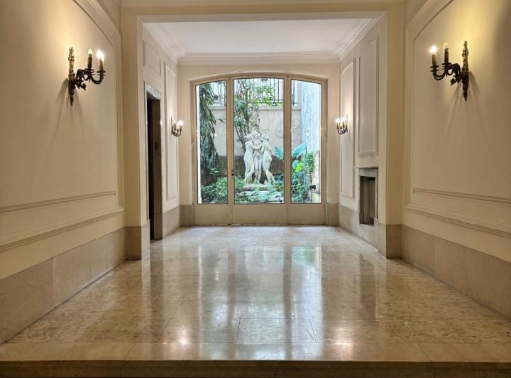 Impecable Edificio Frances 4 dorm Corazon de Recoleta 3