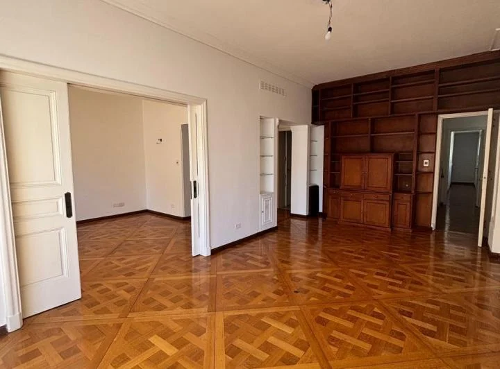 Impecable Edificio Frances 4 dorm Corazon de Recoleta 5