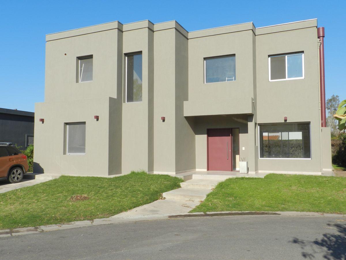 Excelente casa en VENTA barrio cerrado La Damasia 3 dormitorios playroom