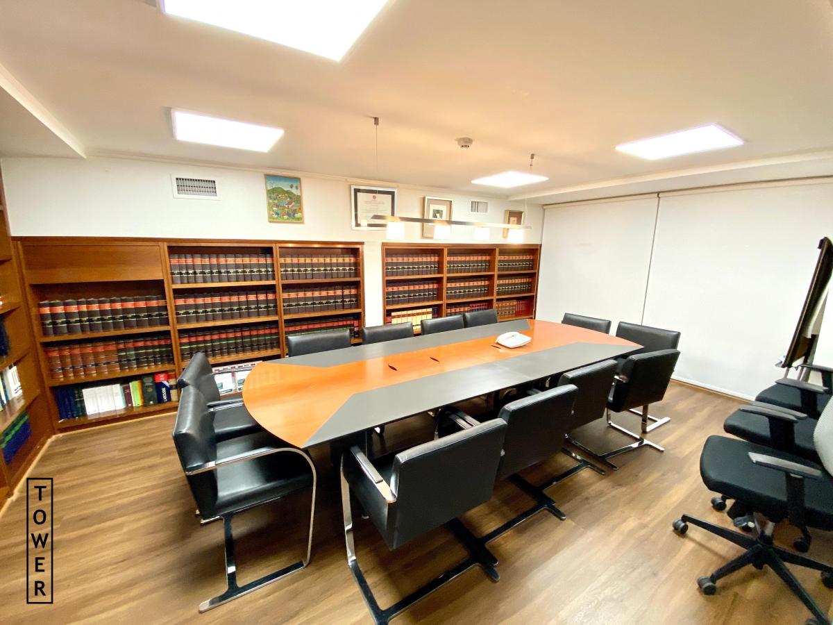 Oficina Comercial de 380 m² 4