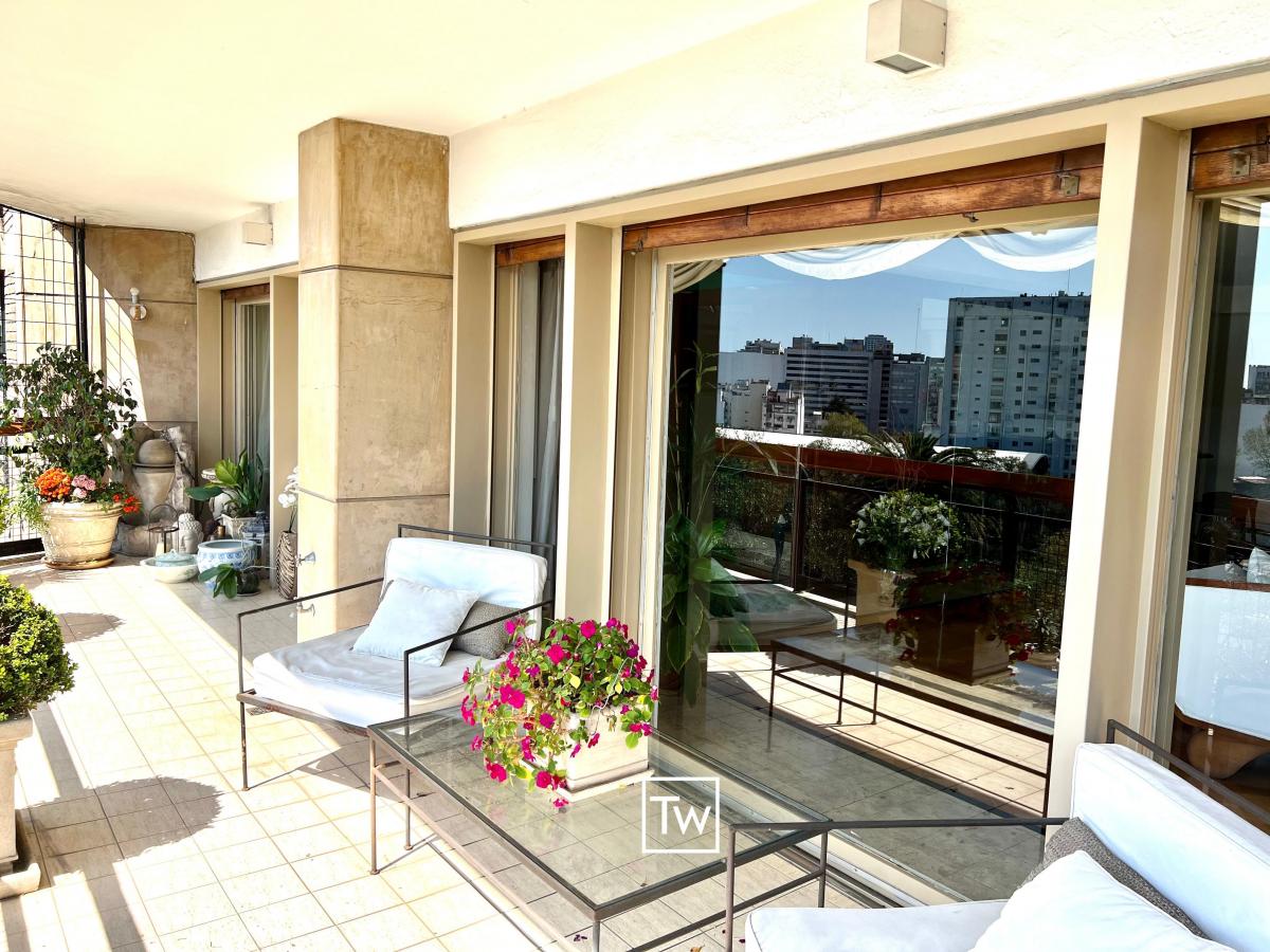 Piso de 4 Dorm. + Escritorio + Family + Depend. Doble y 2 Cocheras – Seg. 24 Hs 2