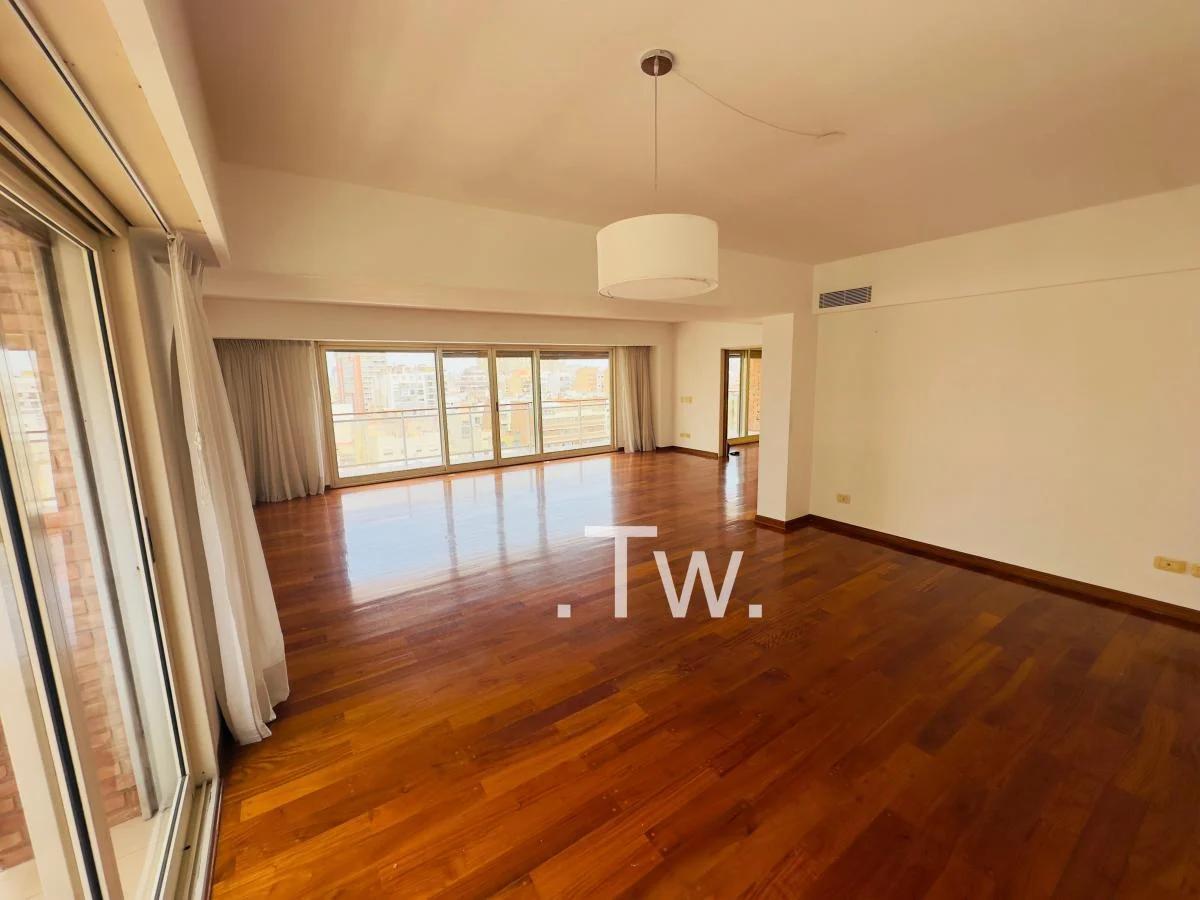 Foto de Piso alto en Edif. Torre Vig. 24 Hs (4 Dorm. en Suite + Depend. +, imagen 3
