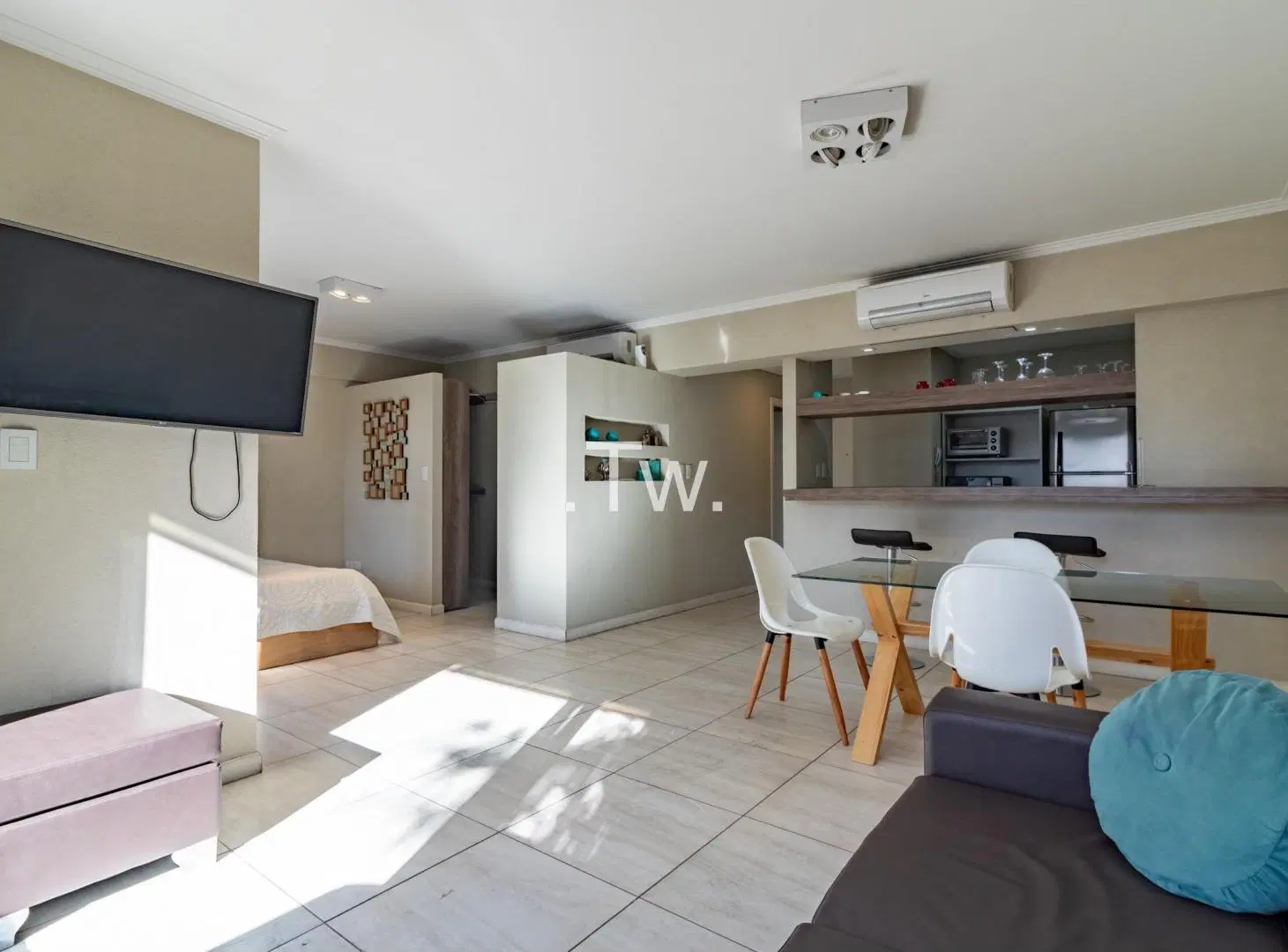 Departamento 2 Amb C/cochera / Vig. 24 hs / Amenities / Zona UADE 5
