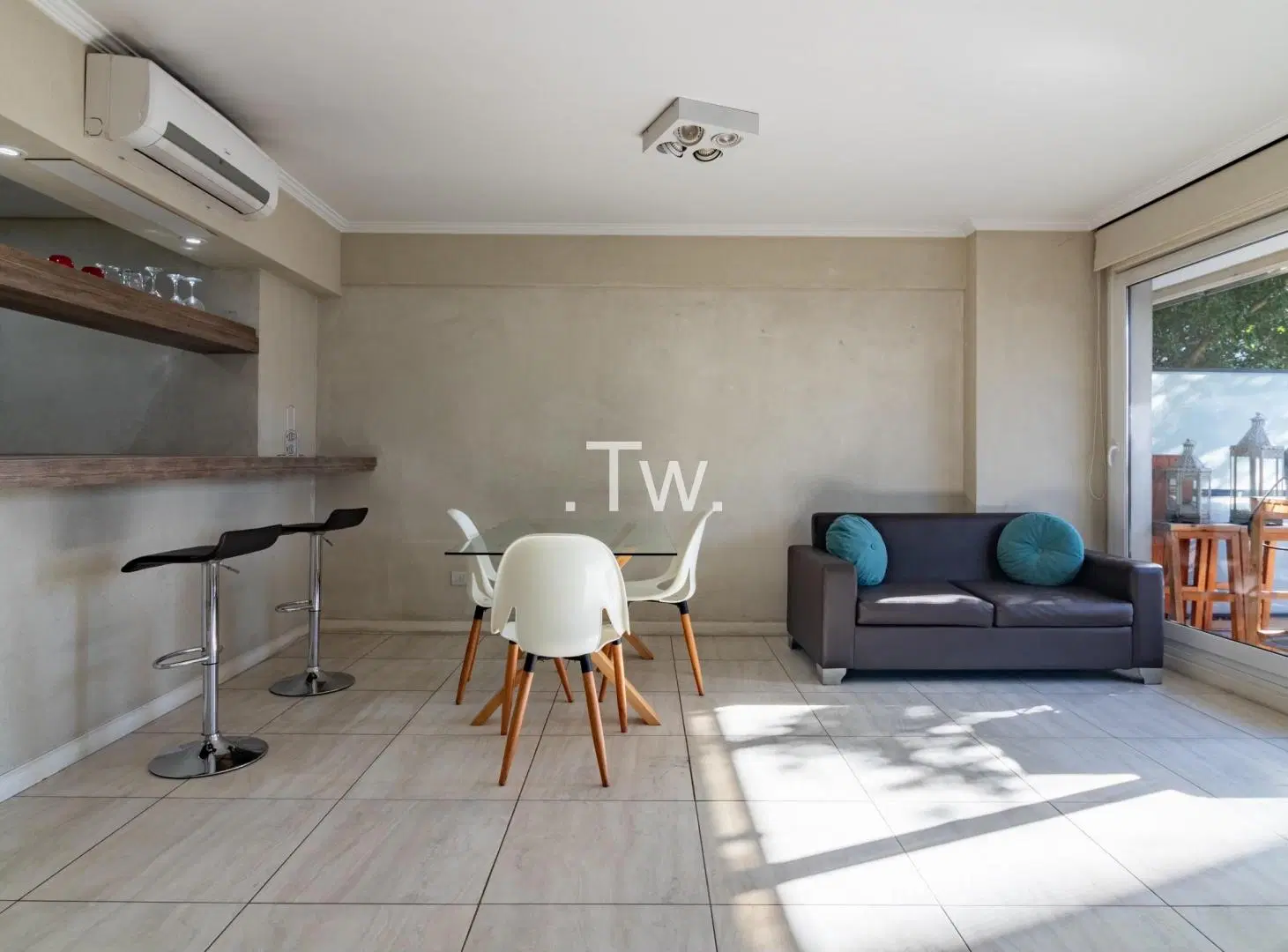 Departamento 2 Amb C/cochera / Vig. 24 Hs / Amenities / Zona Uade 4