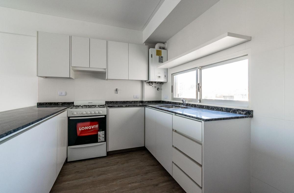 Venta Departamento 3 Amb. en Flores 6to B Balcón 4