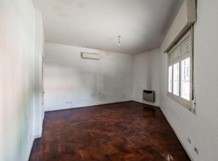 VENTA CASA 4 AMB C/TERRAZA/GARAGE VILLA PUEYRREDON 5