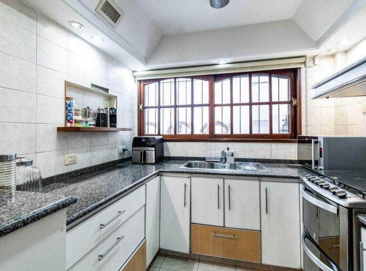VENTA TRIPLEX 5 AMBIENTES EN VILLA DEL PARQUE 5