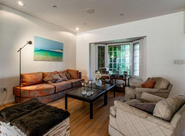 Venta Casa de 8 Ambientes en Martinez 4