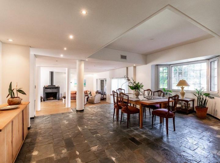 Venta Casa de 8 Ambientes en Martinez 3
