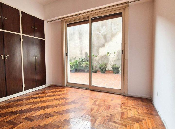 VENTA DPTO 3 AMB CON PATIO Y COCHERA FIJA-URQUIZA 3