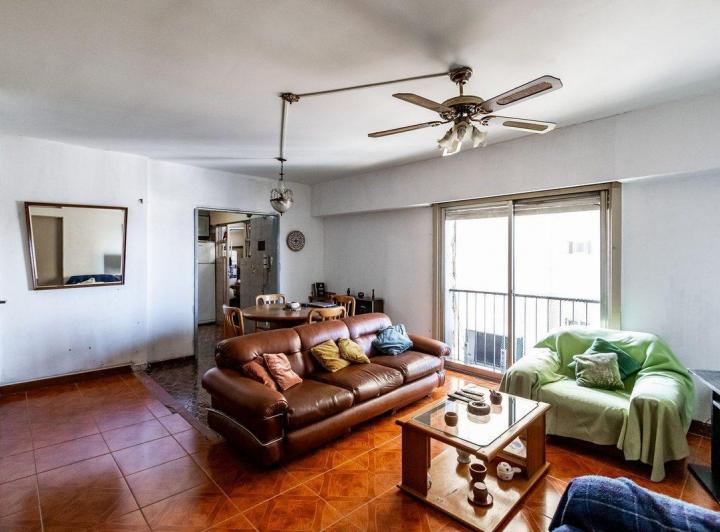 VENTA DPTO 4 AMBIENTES CON COCHERA MONTE CASTRO 1