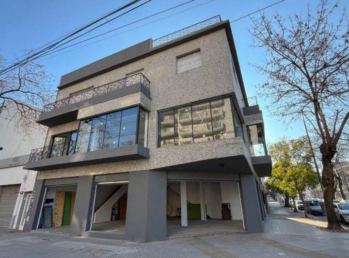 ALQUILER  LOCAL 270 m2 VILLA PUEYRREDON 1