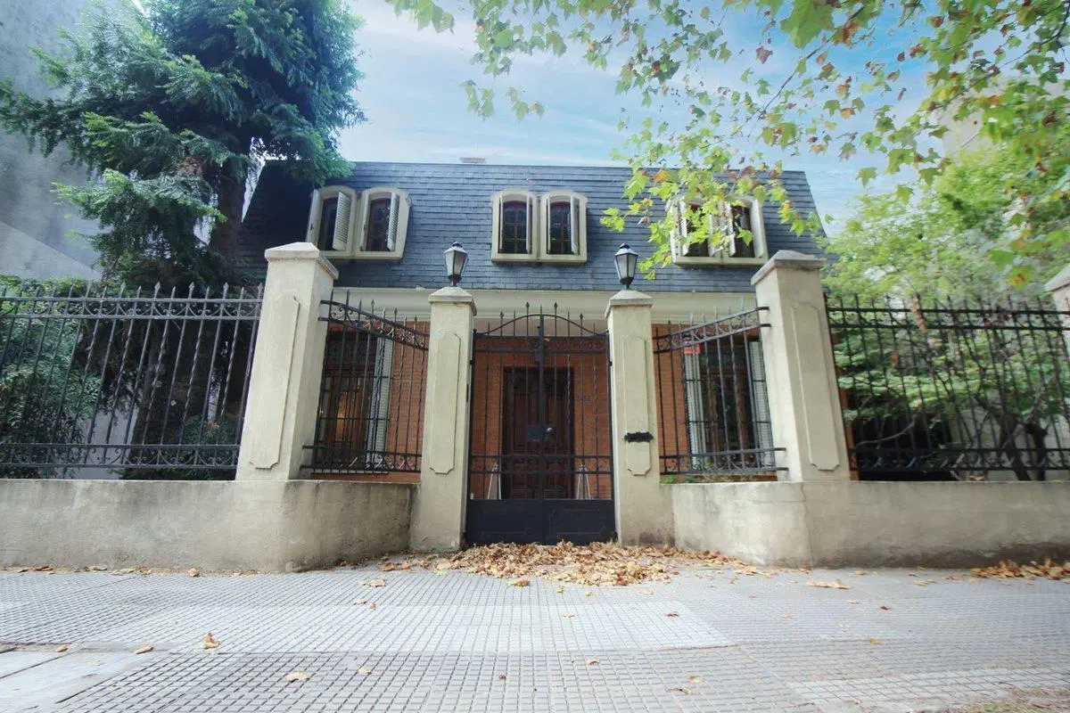 Venta Casa 7 amb cochera  pileta jardín V. Devoto 2