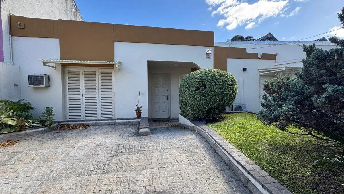 CASA EN VENTA MULTIFAMILIAR CON QUINCHO EN MORON 4