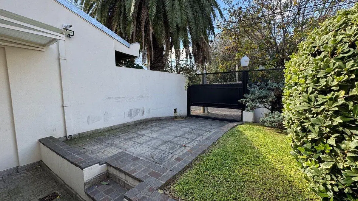 CASA EN VENTA MULTIFAMILIAR CON QUINCHO EN MORON 3