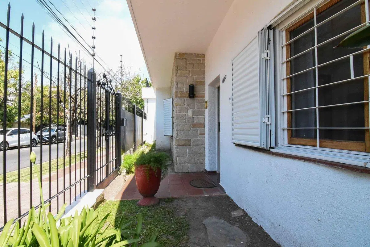 VENTA CASA 5 AMB PILETA,  JARDÌN, COCHERA ACASSUSO 4