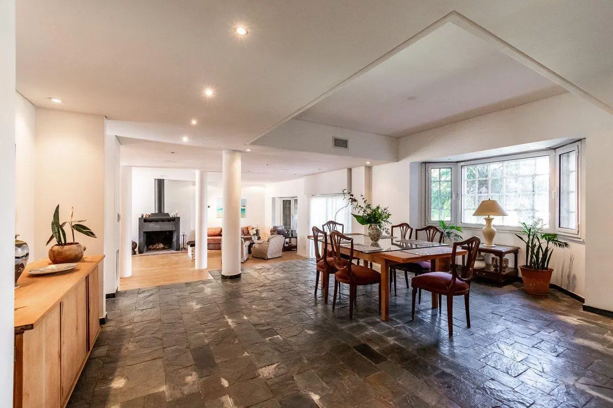 Venta Casa de 8 Ambientes en Martinez 2
