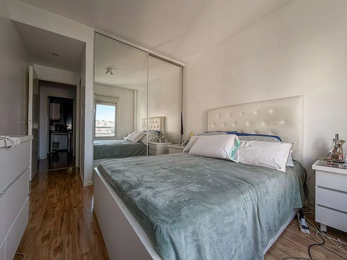 VENTA DEPTO 4 AMB AL FRENTE BALCON,COCHERA,BAULERA 2