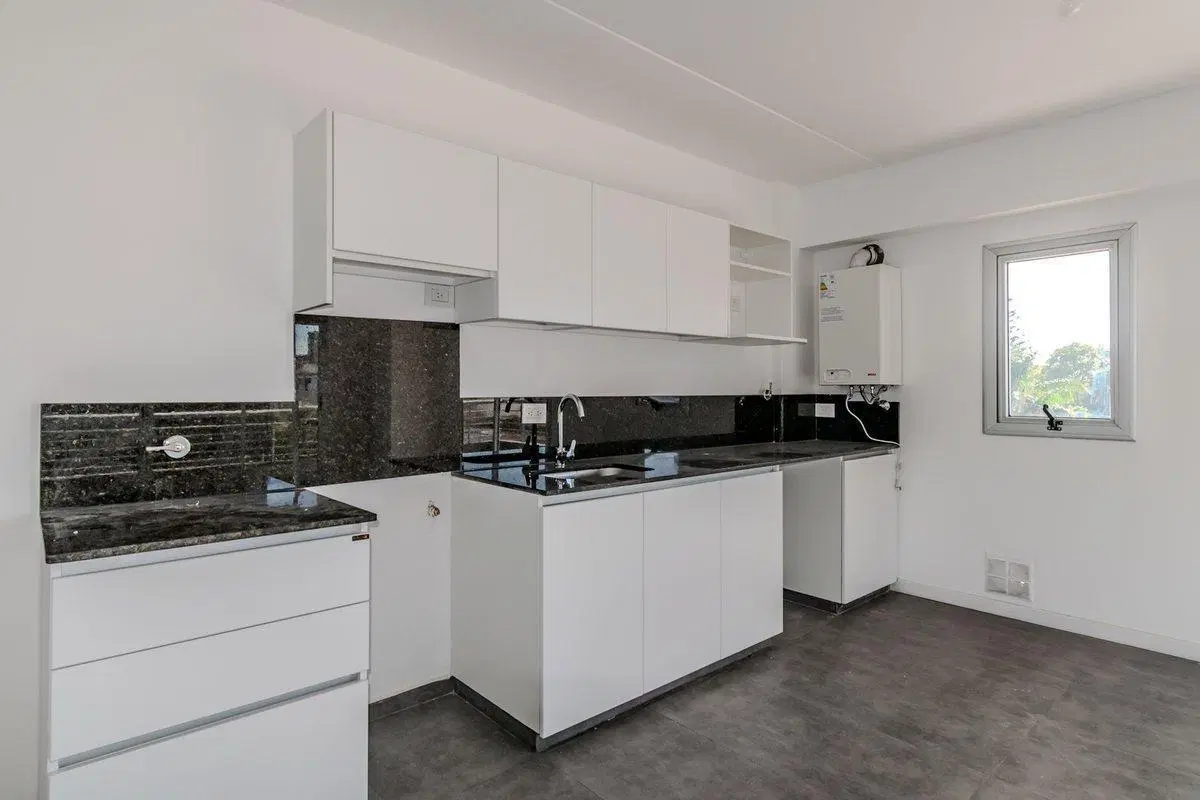 VENTA DPTO. 3 AMB. C/COCHERA CENTRO SAN MARTIN 2