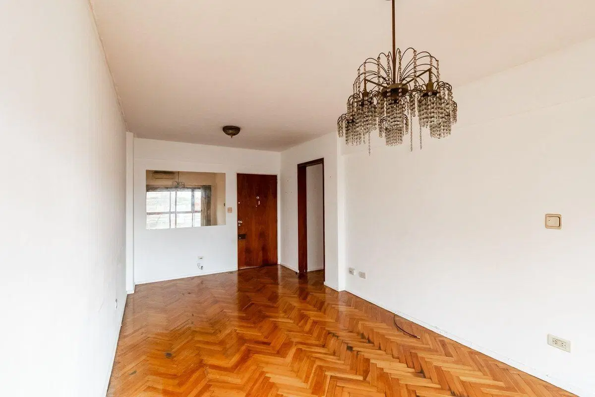 VENTA 3 AMB SEMI PISO -C/COCH- BALCÓN- FLORESTA 5