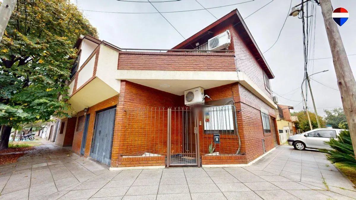 VENTA CASA 4 AMBIENTES EN MARTIN CORONADO 3