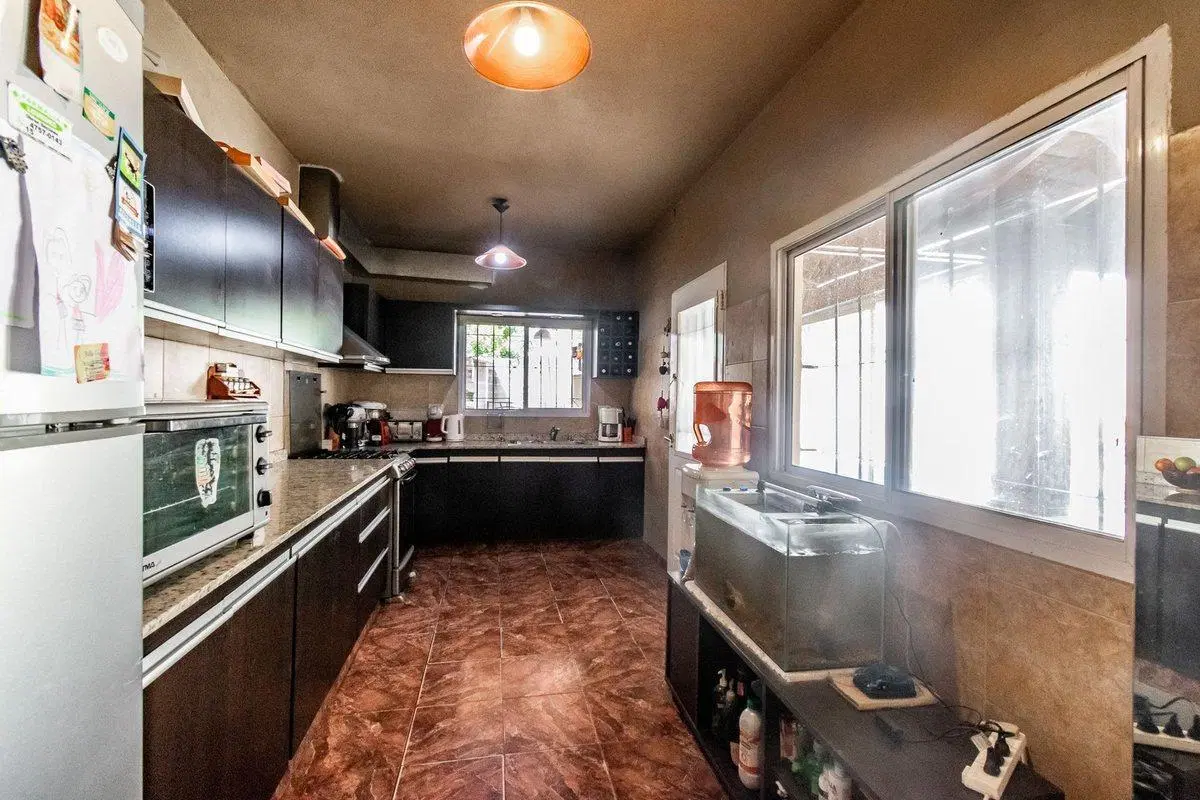 Venta Casa 4 AMB, Patio, Pileta Santos Lugares 4
