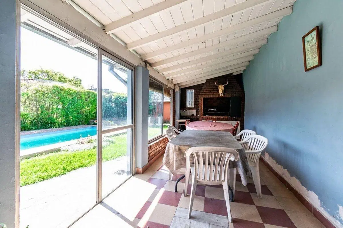 Venta Casa 4 AMB Cochera Pileta Hurlingham A.cred 5