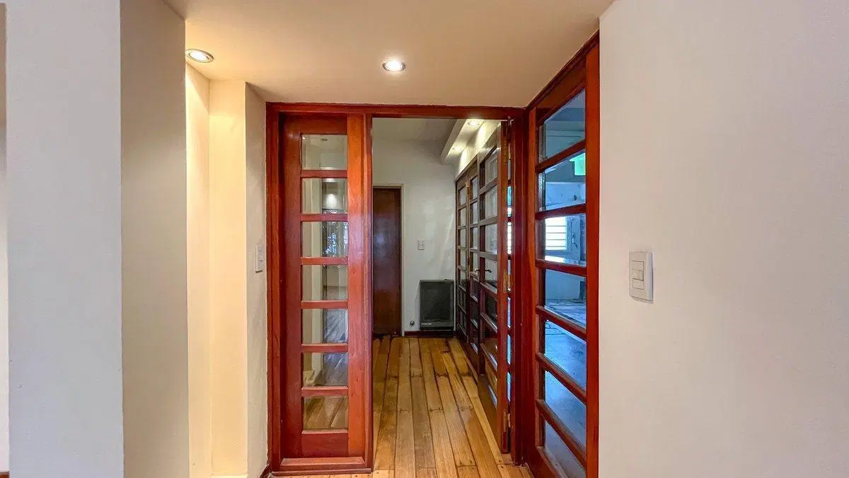 Venta Casa V. Parque 6 amb Gran Jardín. 2 cocheras 2