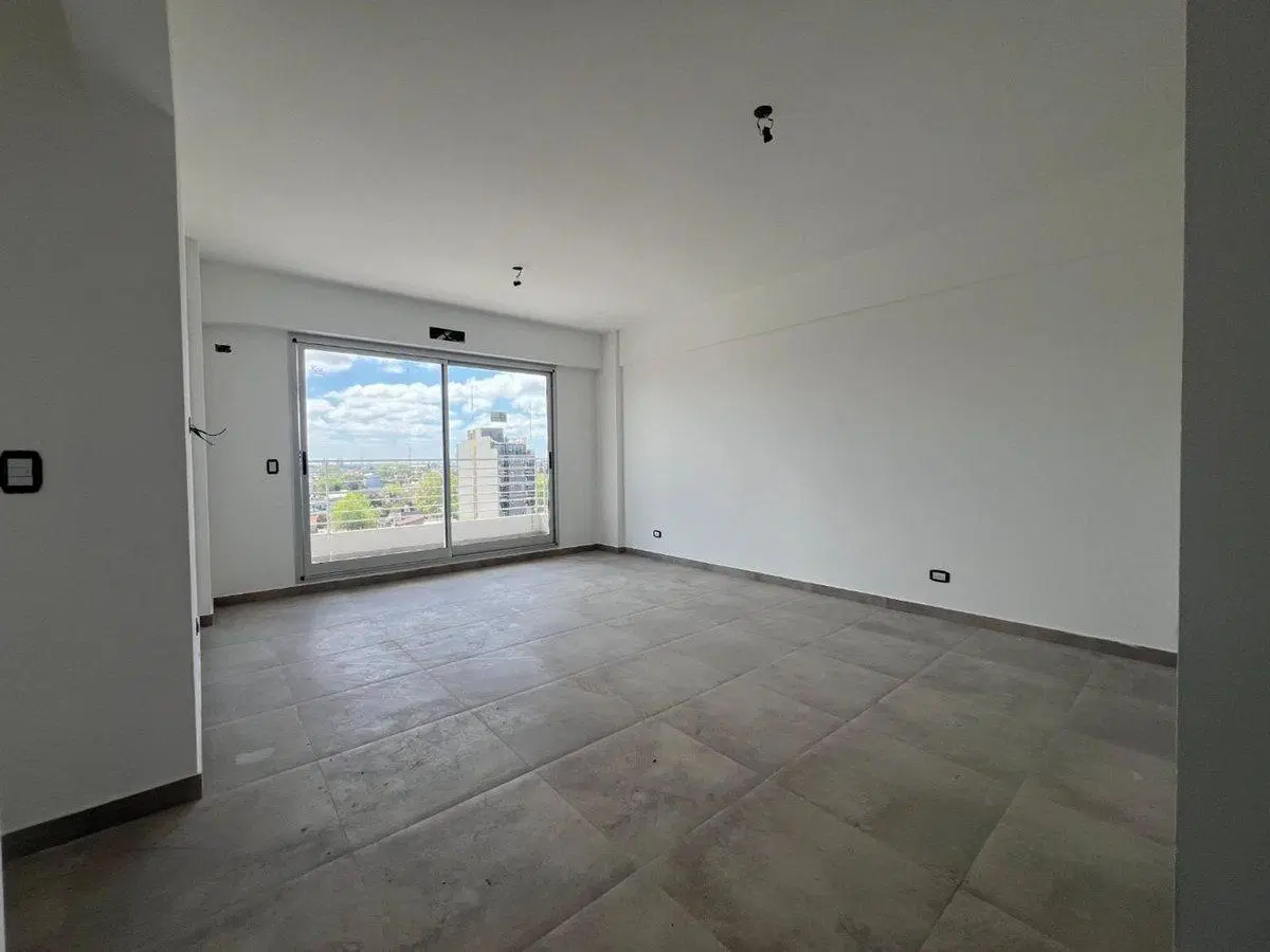 VENTA DEPTO 2 AMB CON BALCON Y COCHERA - CASEROS 4