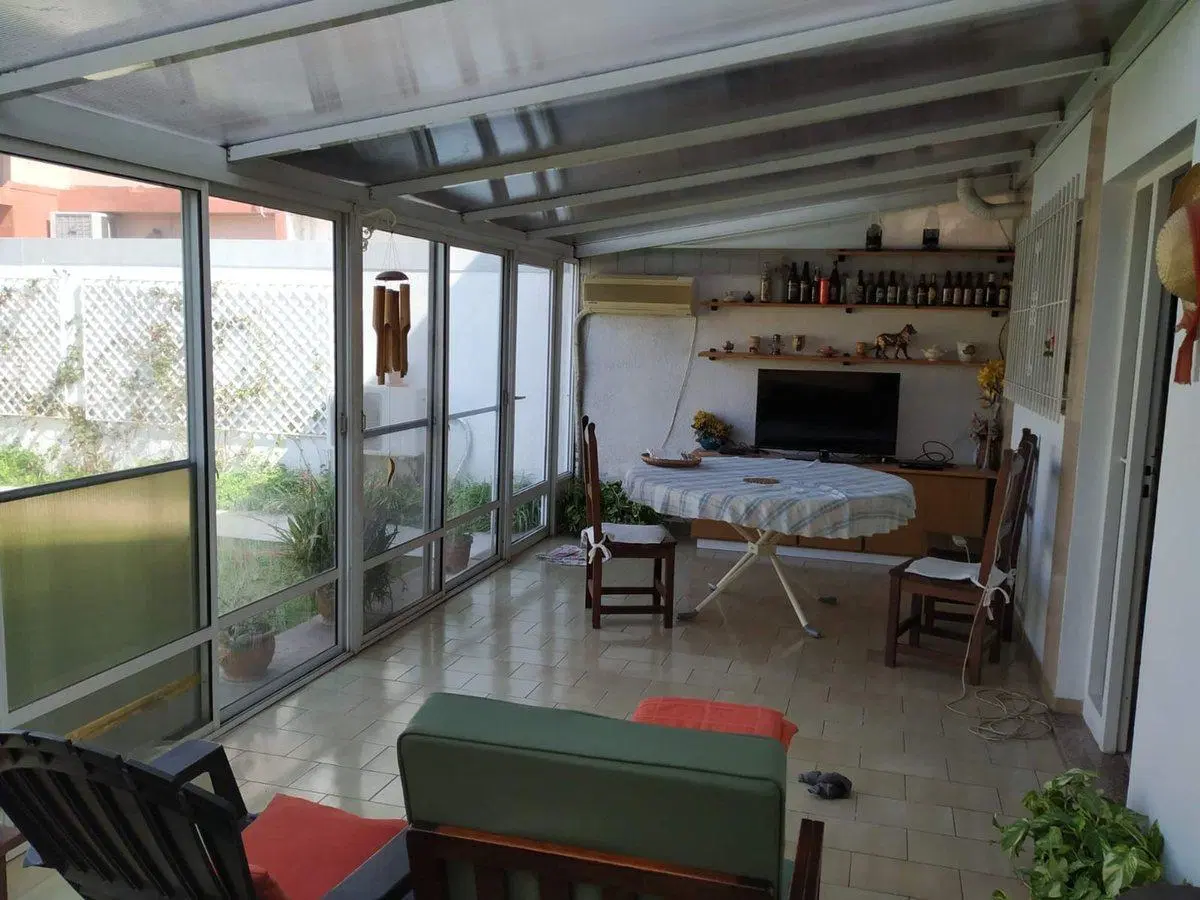 VENTA CASA 4 AMBIENTES CASTELAR - APTO CRÉDITO 2