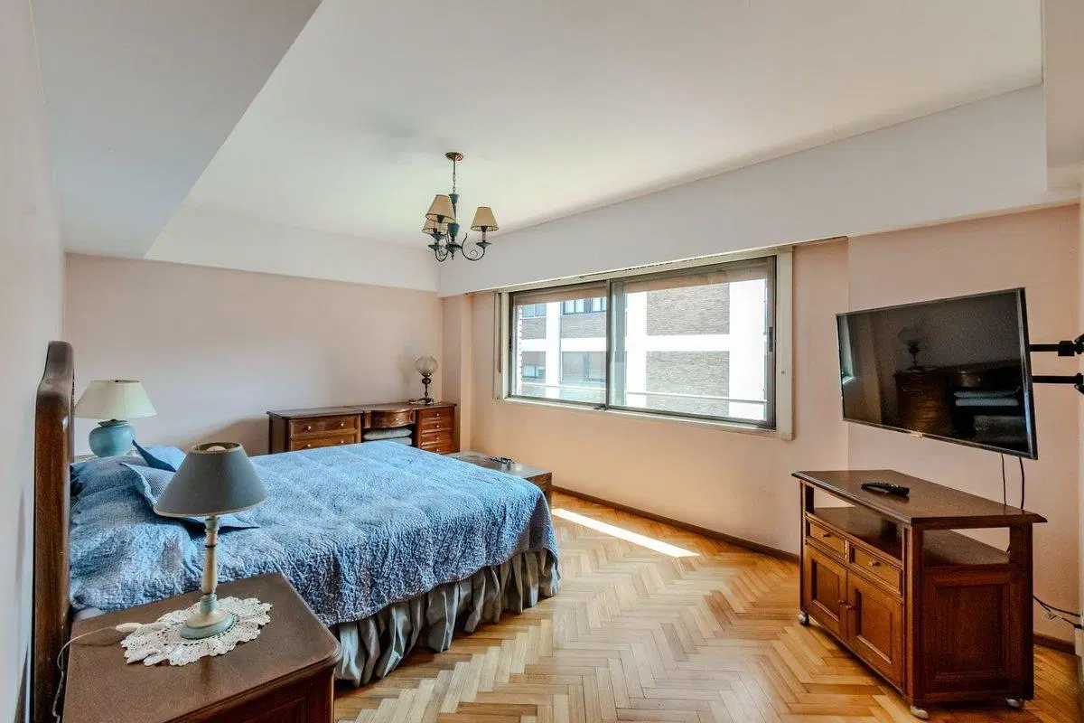 VENTA PISO 5 AMB, 4 COCHERAS Y BAULERA BELGRANO 5