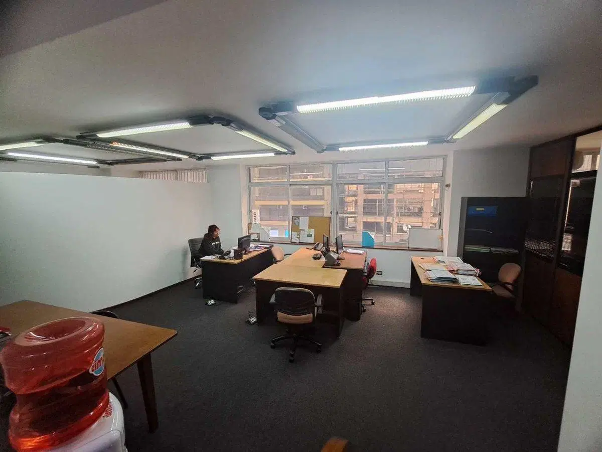 VENTA OFICINA 1 PISO DE 135M2 EN ESQ A 1C OBELISCO 4