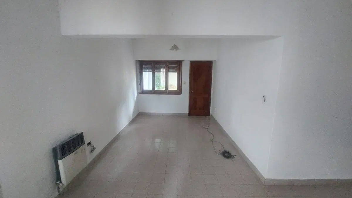 Vta en block Casa 3 amb+2 locales Morón a reciclar 3
