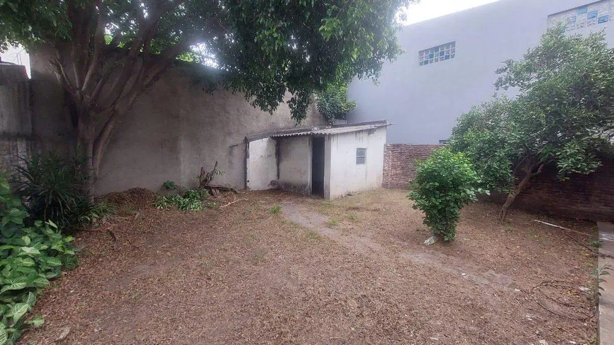 Vta en block Casa 3 amb+2 locales Morón a reciclar 5