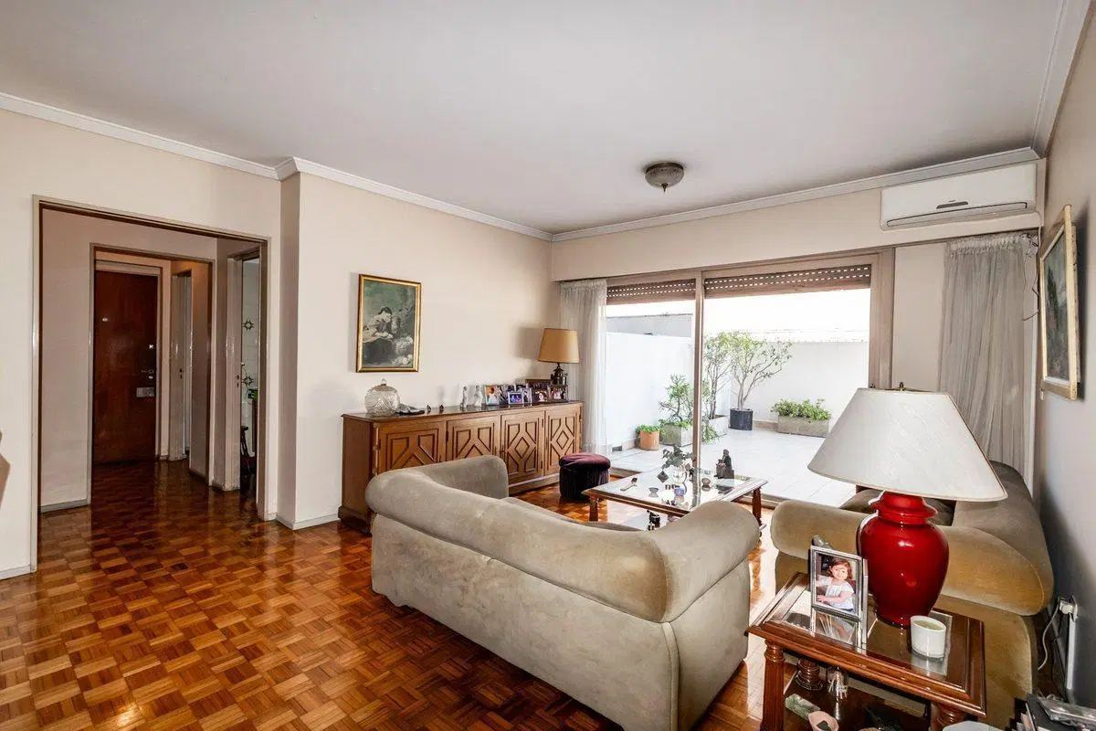 VENTA DEPARTAMENTO 4 AMB CON PATIO EN  VTE LOPEZ 2