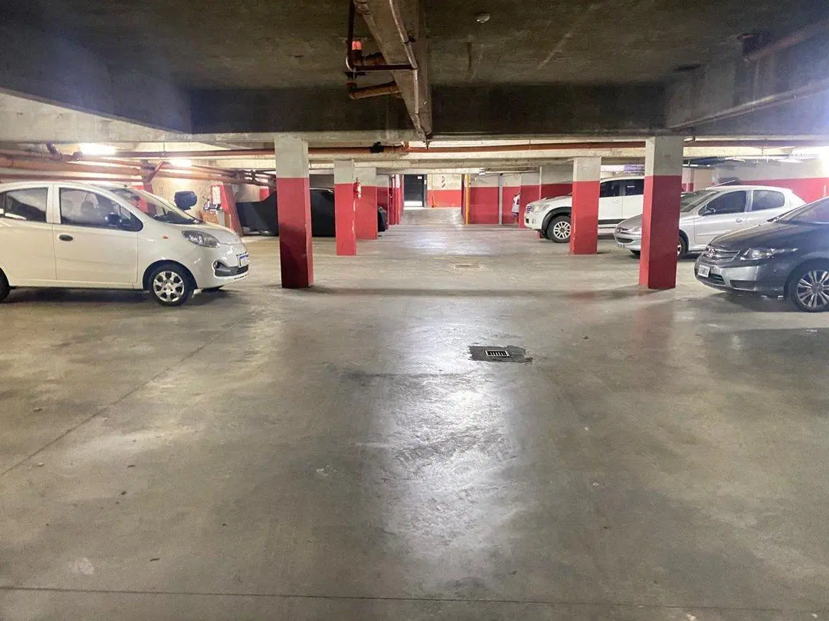 VENTA COCHERA CUBIERTA FIJA MONTE CASTRO 5