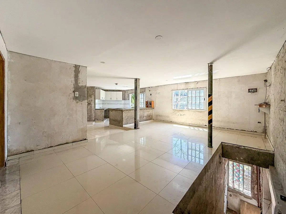 VENTA CASA DOBLE PLANTA CASEROS 4