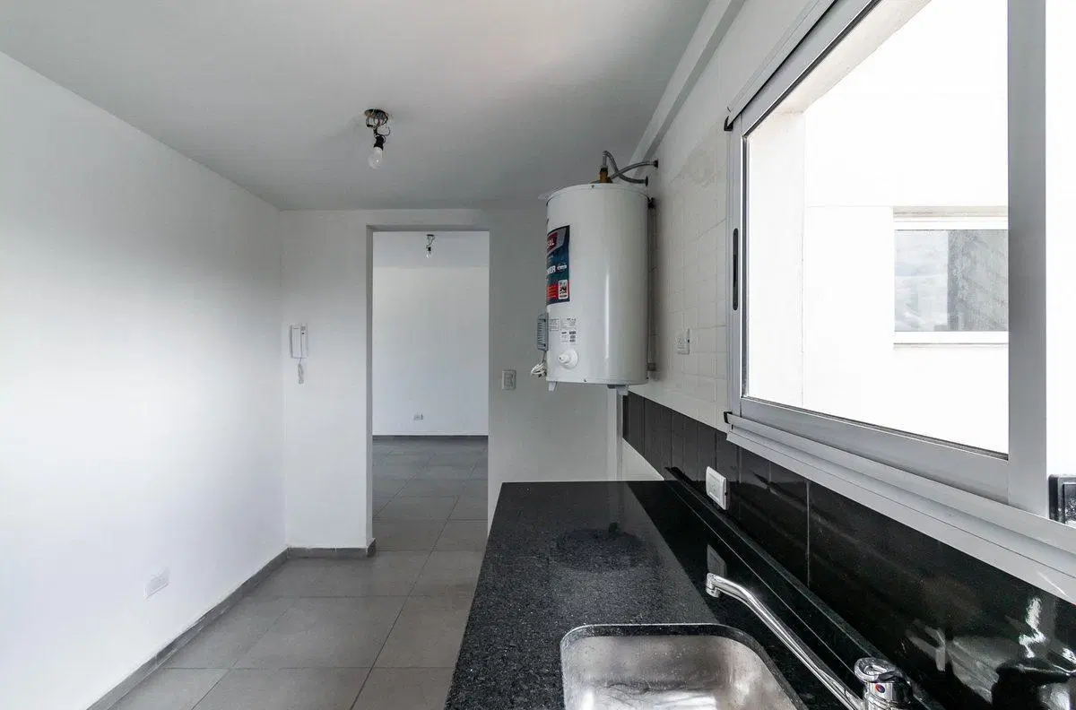 VENTA DEPTO 3 AMB CON BALCÓN SANTOS LUGARES 4